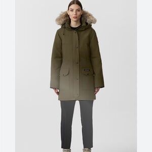 Canada Goose Womens Trillium Parka w Fur Hood (Military Green, size Small)